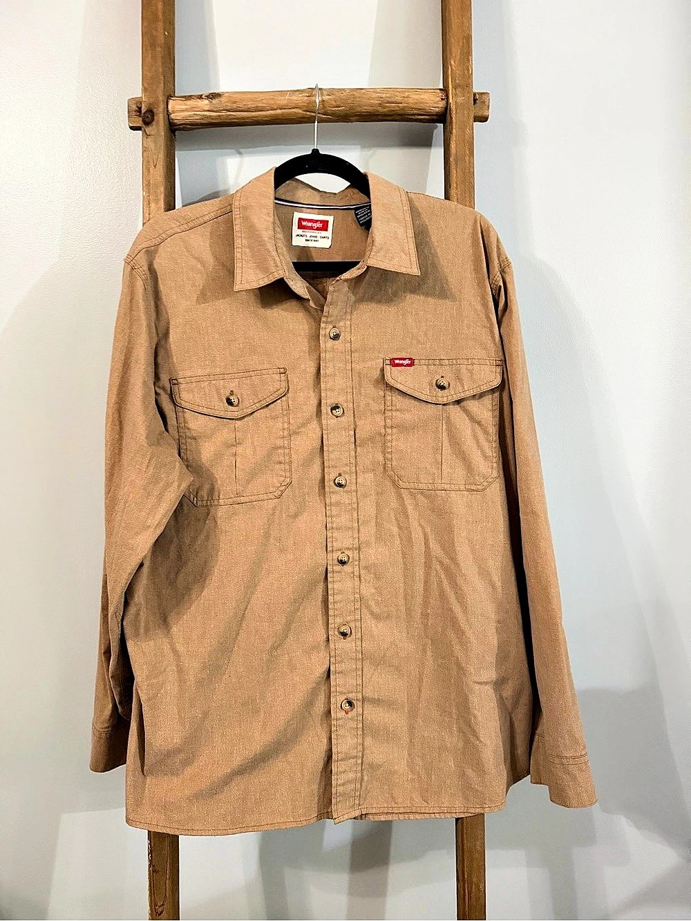 Wrangler Jackets-Jeans-Shirts Button Down Shirt Size Large Brown